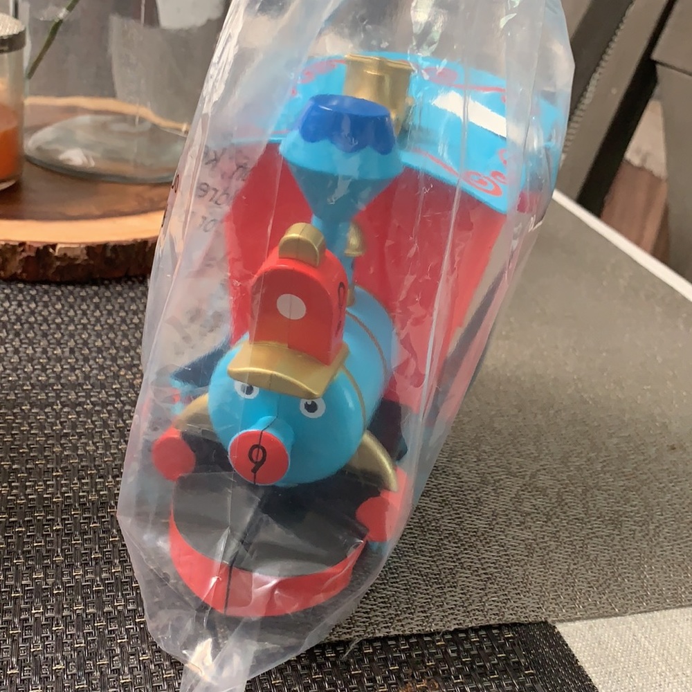 Disney Casey Train Popcorn Bucket & Dumbo Slipper. - Picture 7 of 9